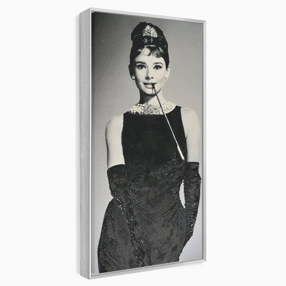Tablou canvas cu tablou portret audrey hepburn cu tigara, in rama de aluminiu argintiu